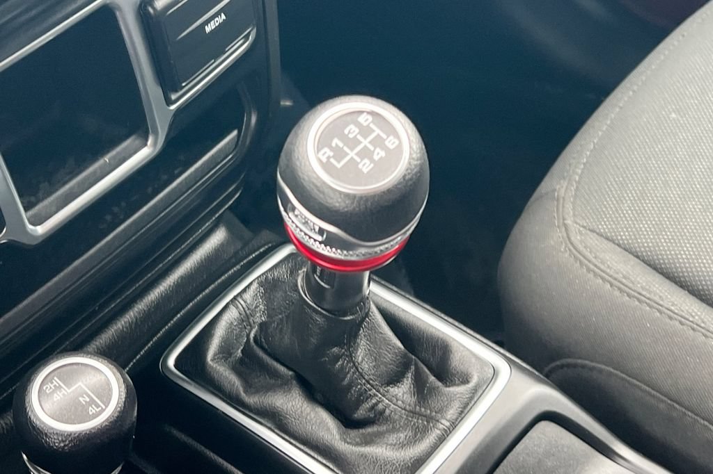 Used 2021 Jeep Gladiator Sport AWD/4WD image 21