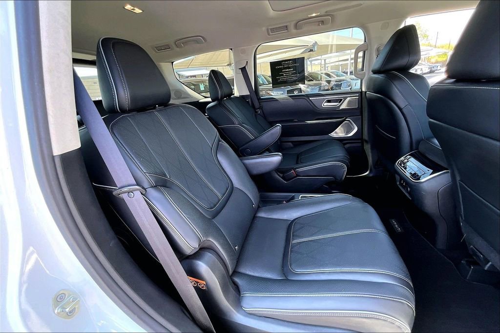 Certified 2025 INFINITI QX80 Sensory AWD/4WD image 39