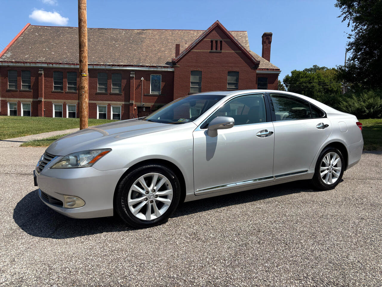 Used 2010 Lexus ES 350 image 4