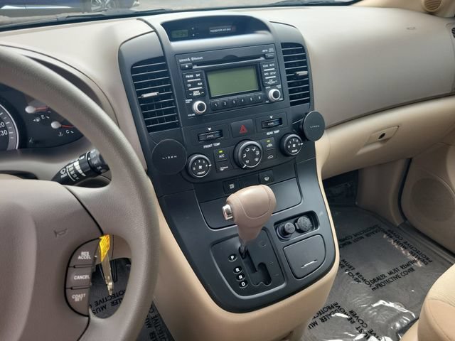 Used 2012 Kia Sedona LX FWD image 21