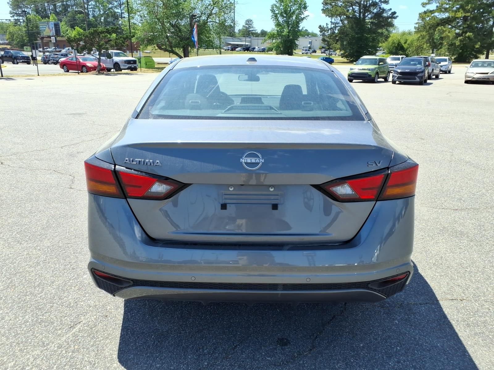 Used 2024 Nissan Altima 2.5 SV FWD image 4