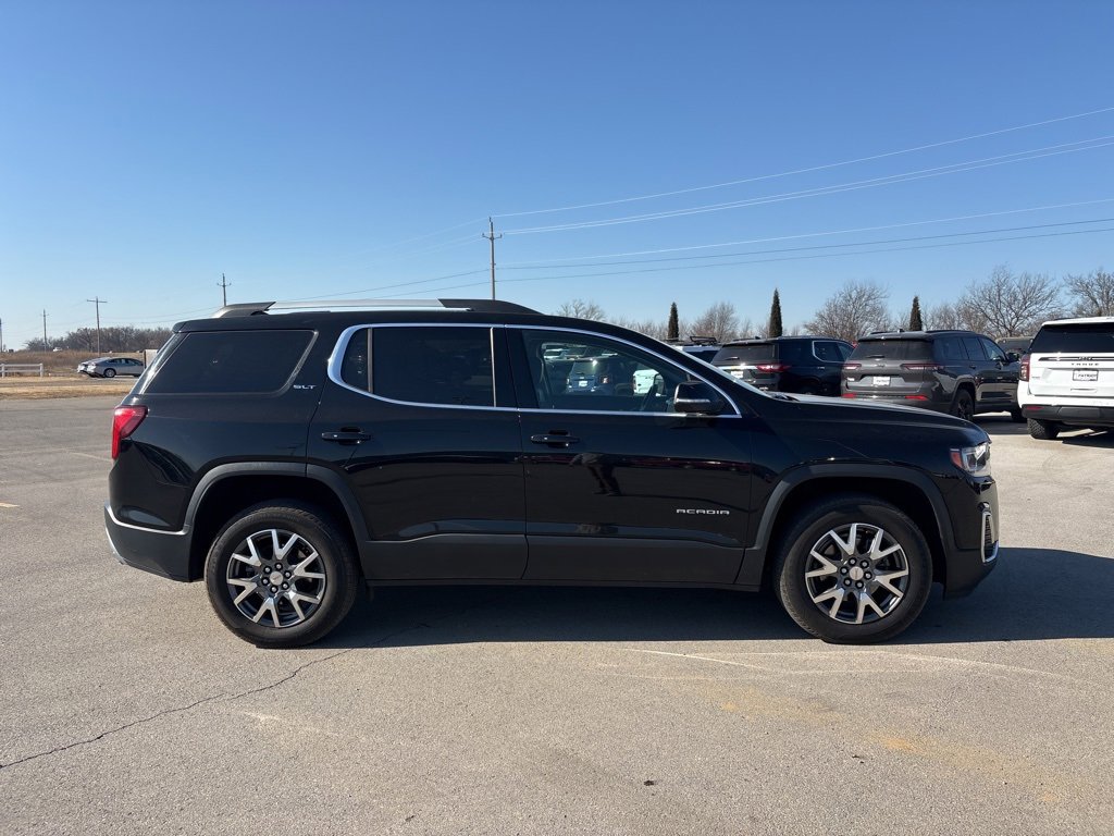Used 2023 GMC Acadia SLT image 2