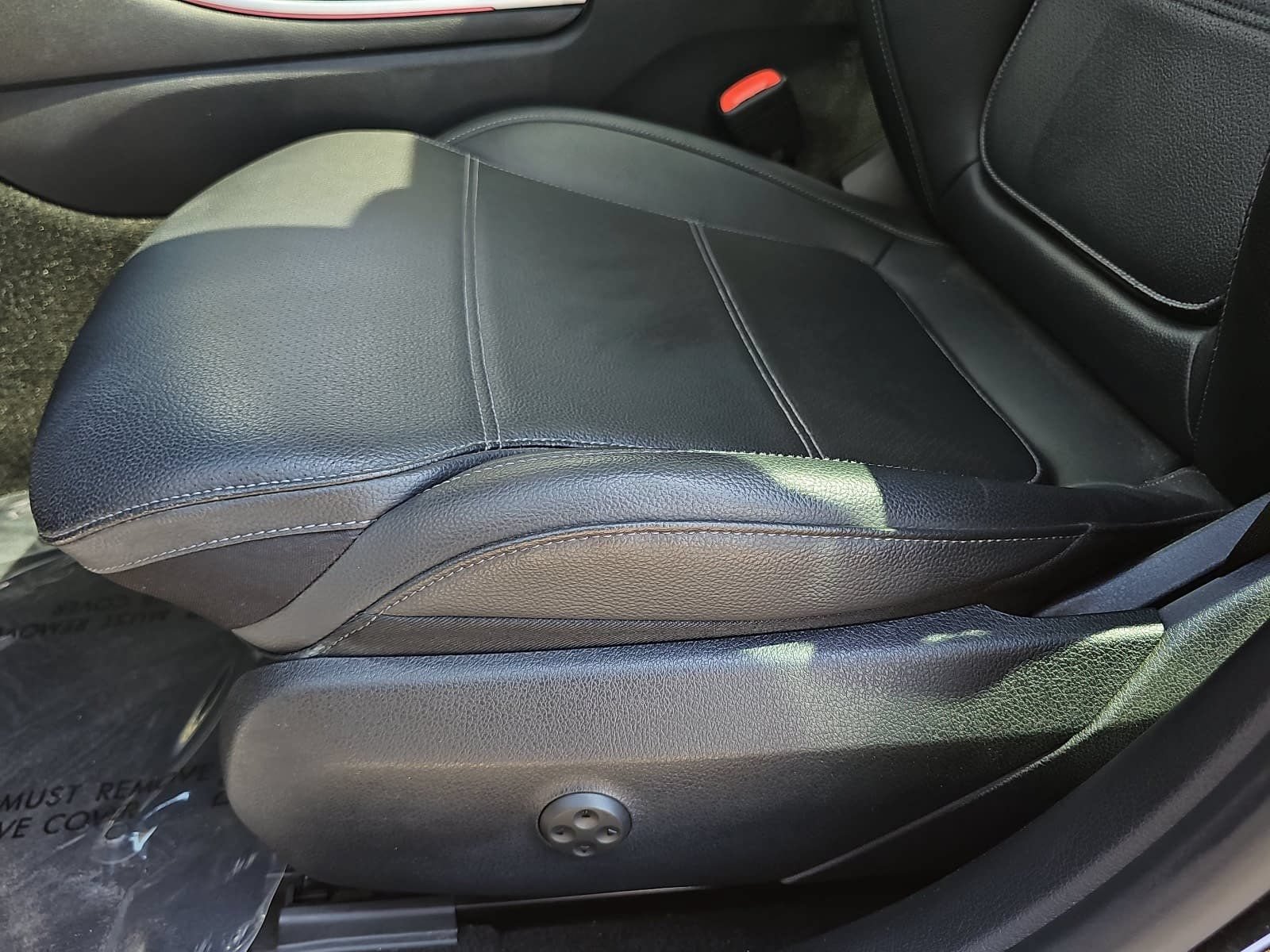 Used 2022 Mercedes-Benz C 300 Sedan w/ Exclusive Trim Package image 28