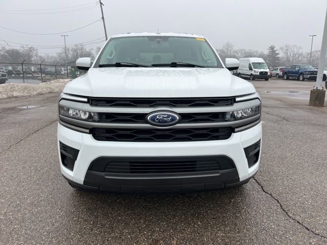 Certified 2024 Ford Expedition Max XLT image 3