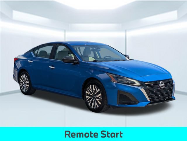 Used 2025 Nissan Altima 2.5 SV FWD image 9
