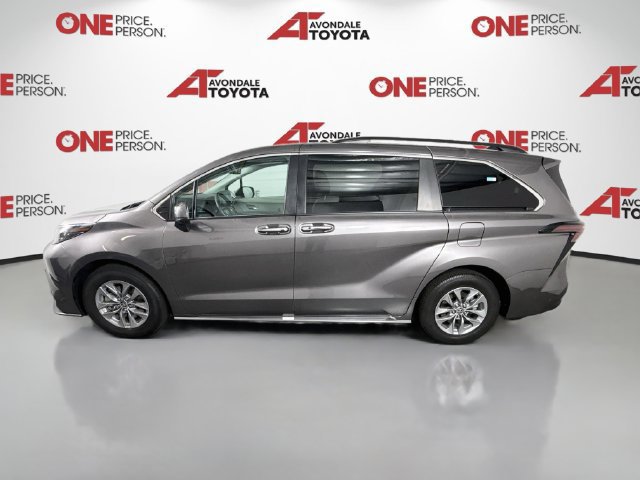 Certified 2024 Toyota Sienna XLE FWD image 5
