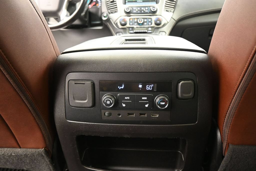Used 2019 Chevrolet Suburban Premier w/ Premier Plus Edition RWD image 26