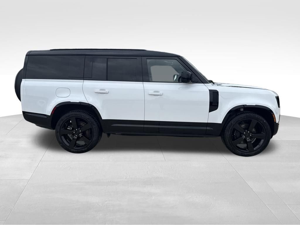 New 2026 Land Rover Defender 130 X-Dynamic SE image 6