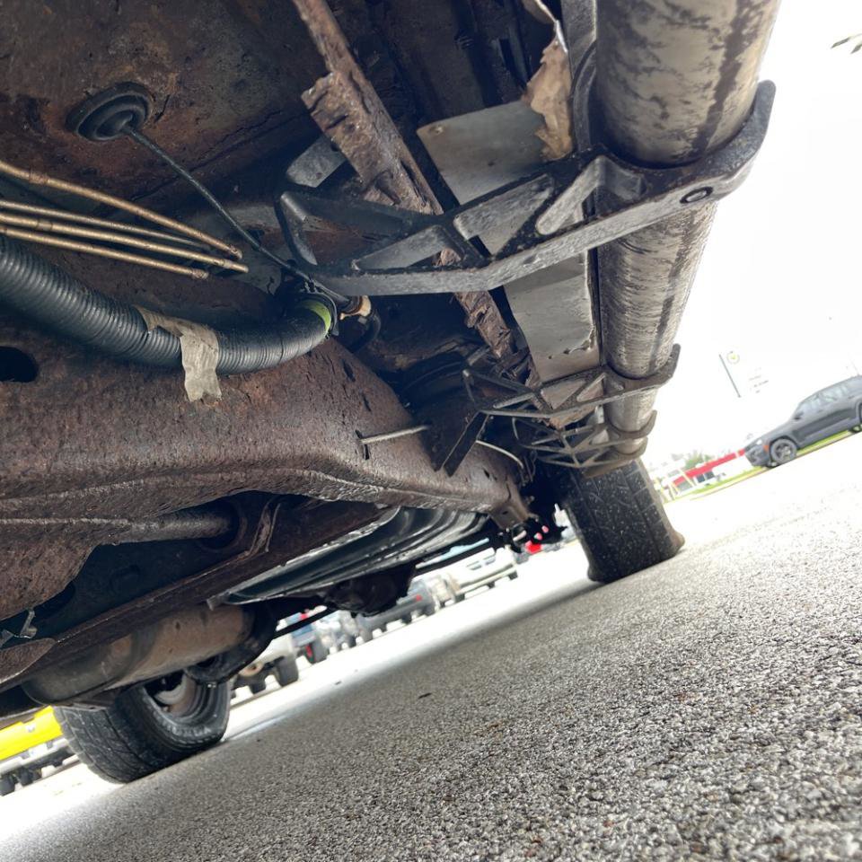 Used 2003 Chevrolet Avalanche 4x4 w/ Suspension Package, Off-Road image 31