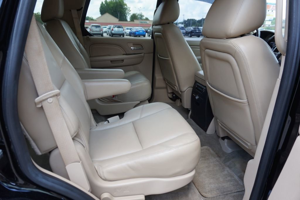 Used 2013 Cadillac Escalade Premium AWD/4WD image 28