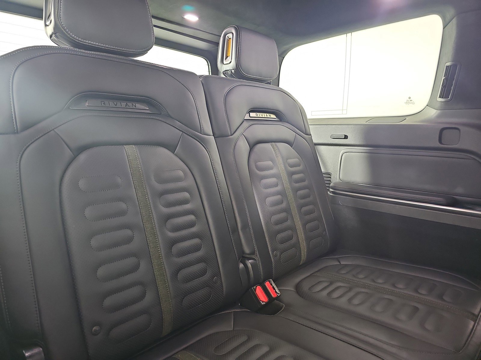 Used 2022 Rivian R1S Launch Edition image 22