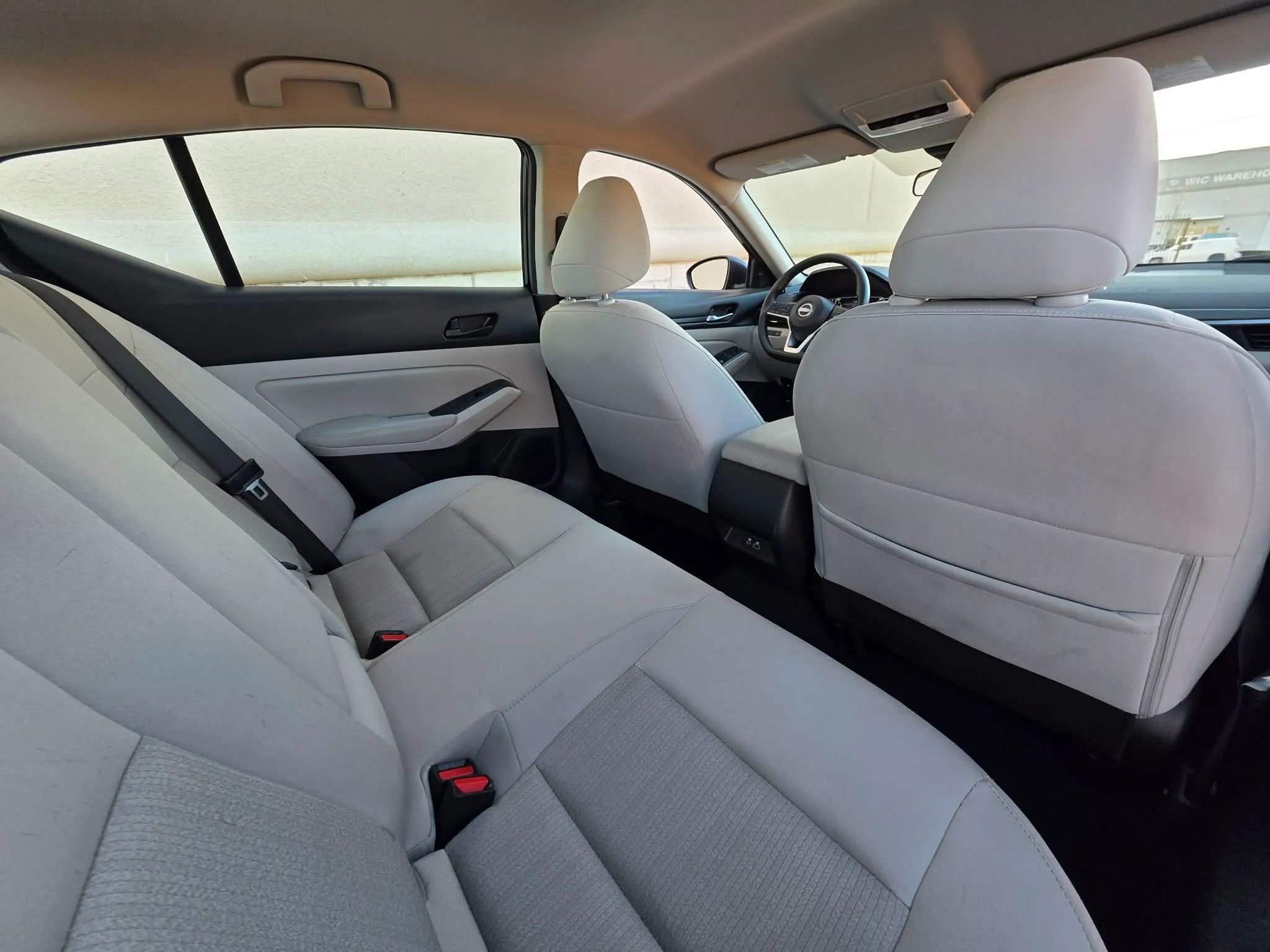 Used 2025 Nissan Altima 2.5 SV image 14