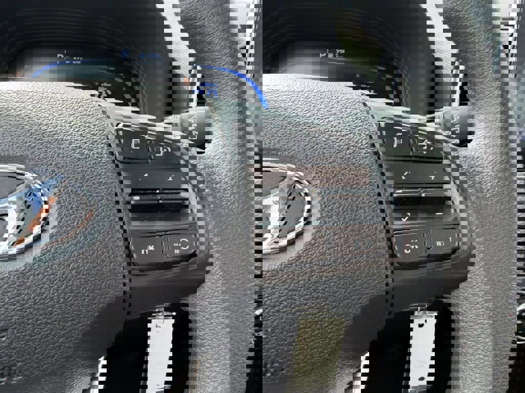 Certified 2025 Hyundai Venue SE image 26