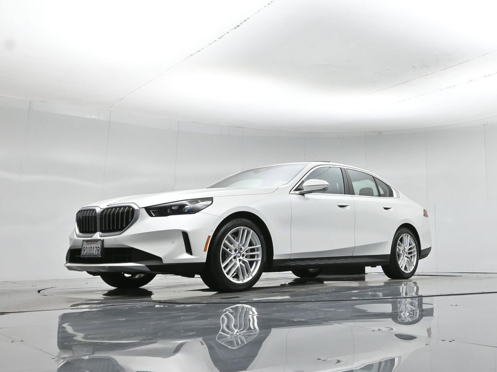 Used 2025 BMW 530i xDrive w/ Premium Package image 48