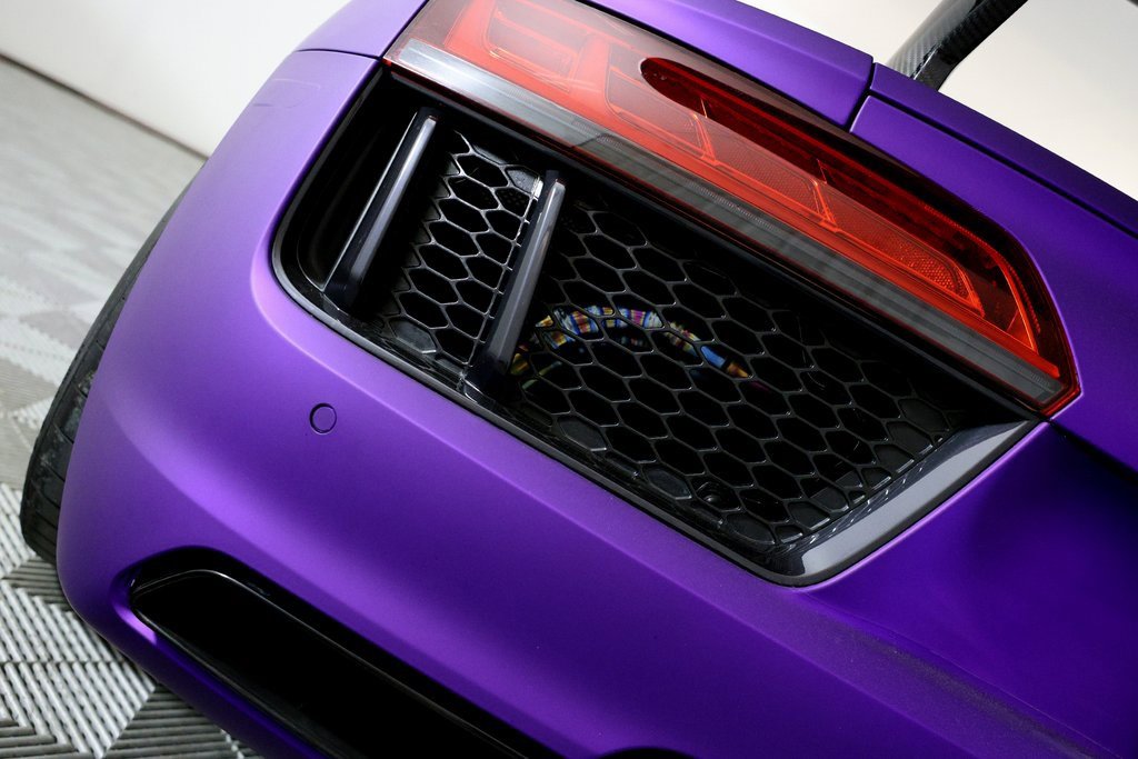 Used 2017 Audi R8 V10 w/ Carbon Exterior Package image 70