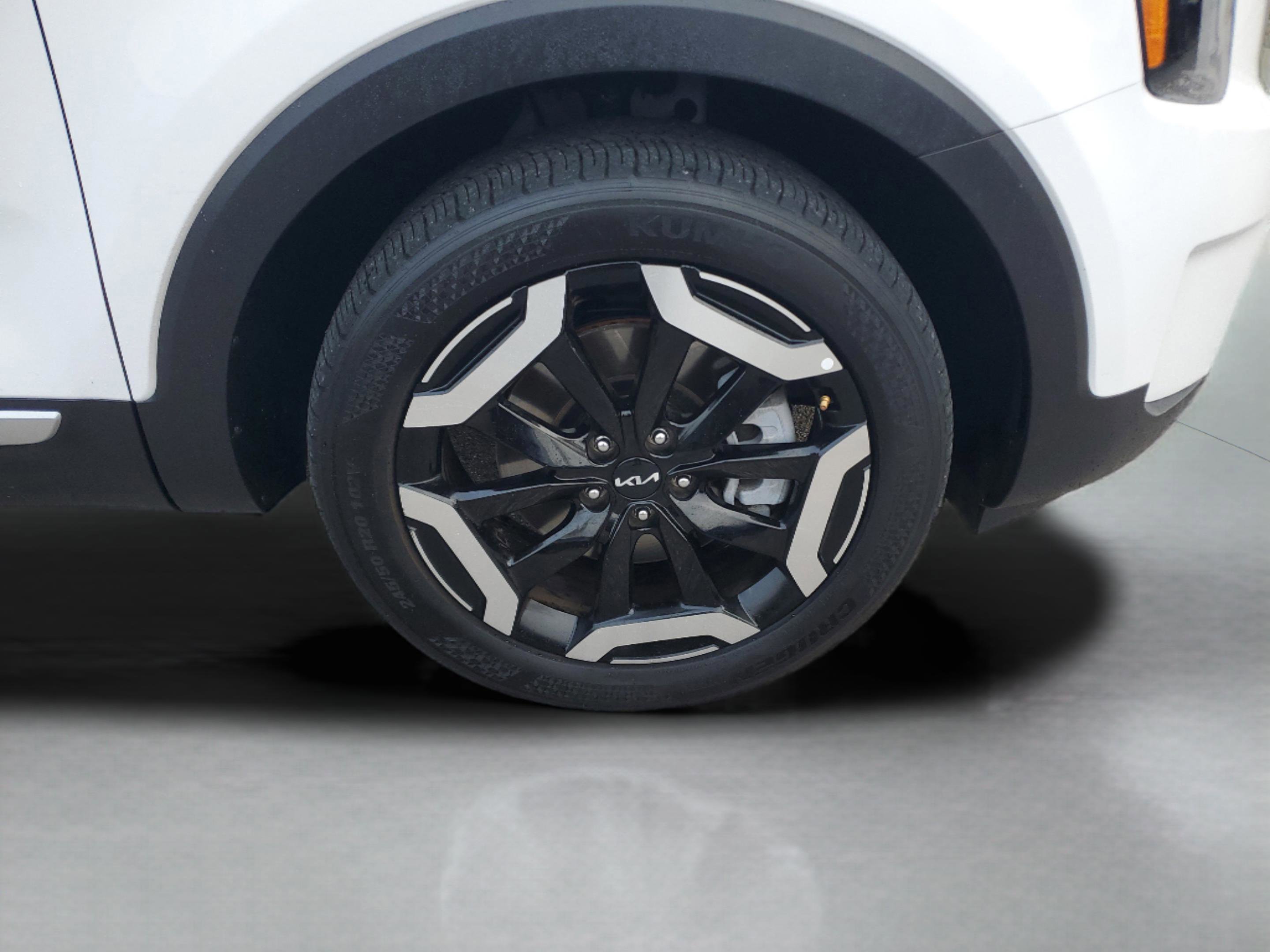 Certified 2025 Kia Telluride S image 7