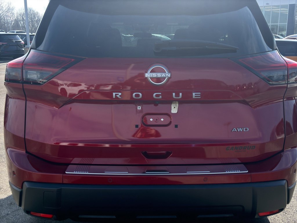 Used 2025 Nissan Rogue SV image 7