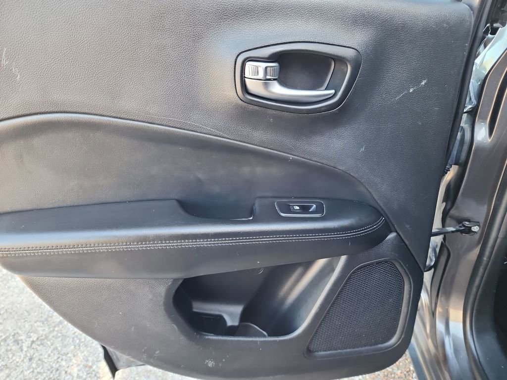 Used 2019 Jeep Compass Altitude image 36