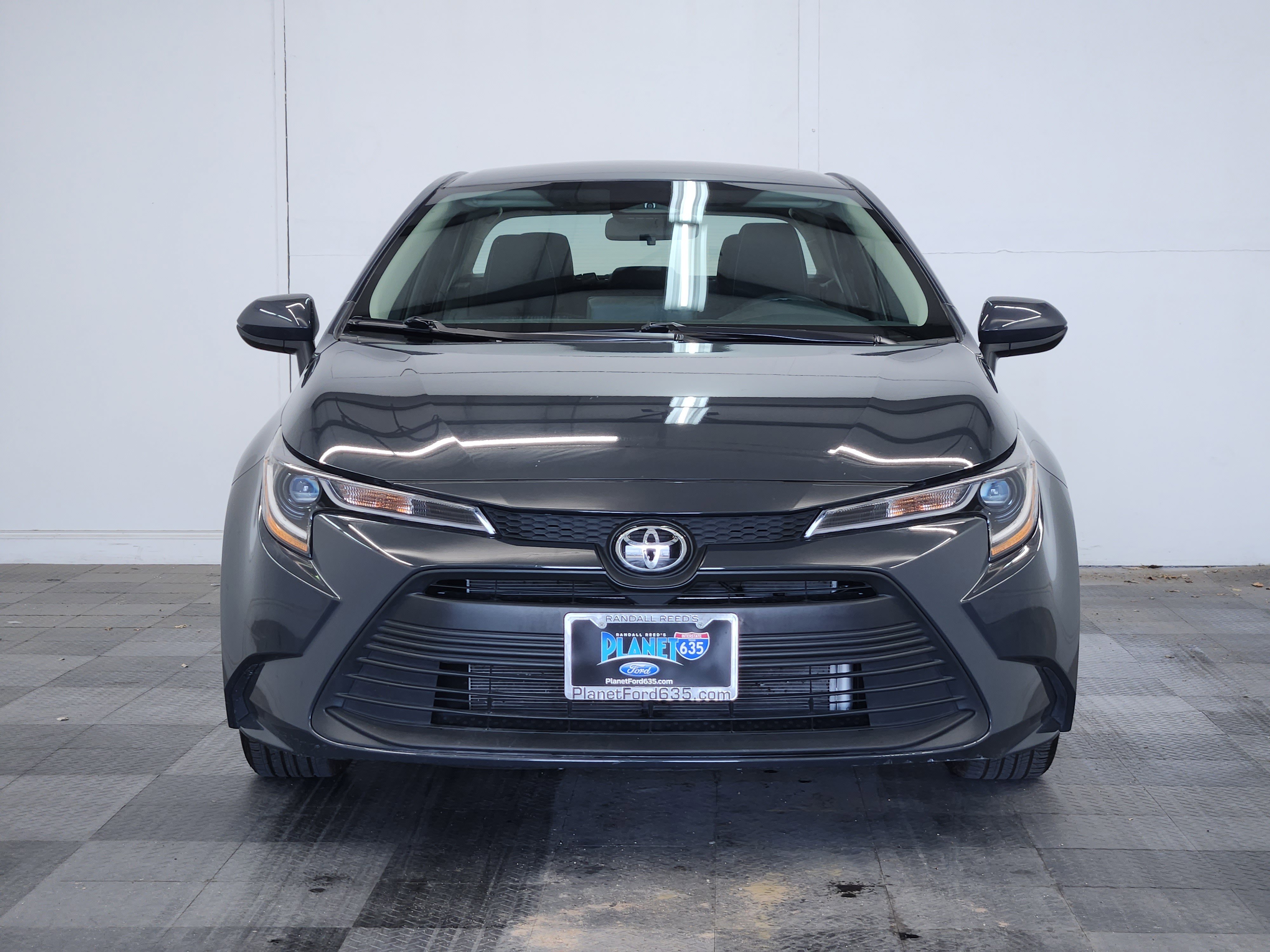 Used 2025 Toyota Corolla LE image 3