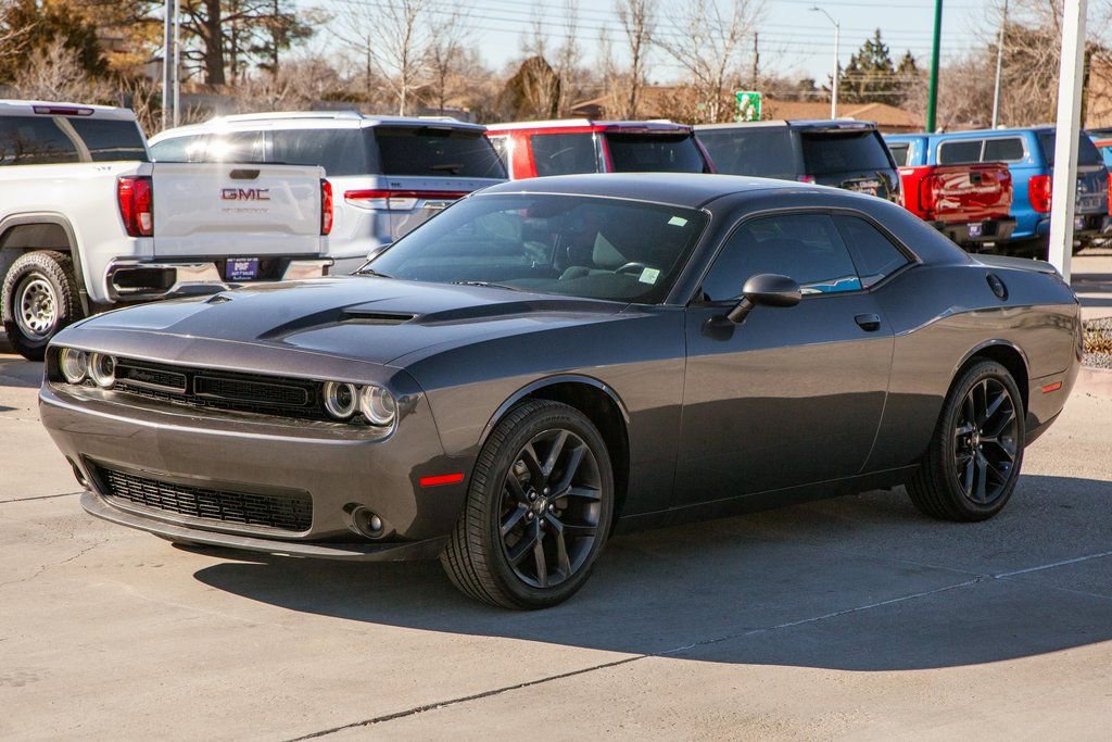 Used 2020 Dodge Challenger SXT w/ Driver Convenience Group image 9
