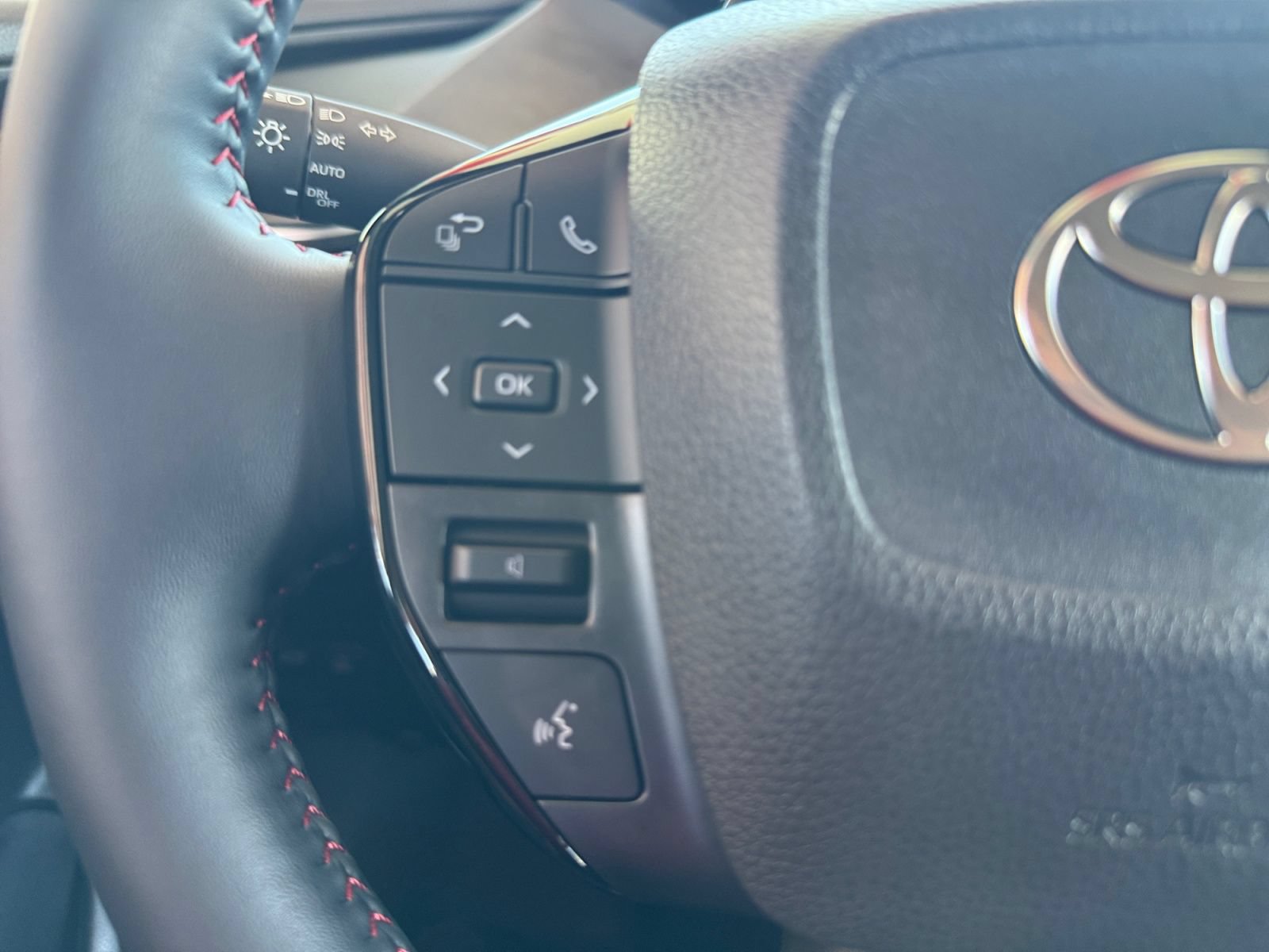 New 2027 Toyota Prius Plug-In Hybrid FWD image 20