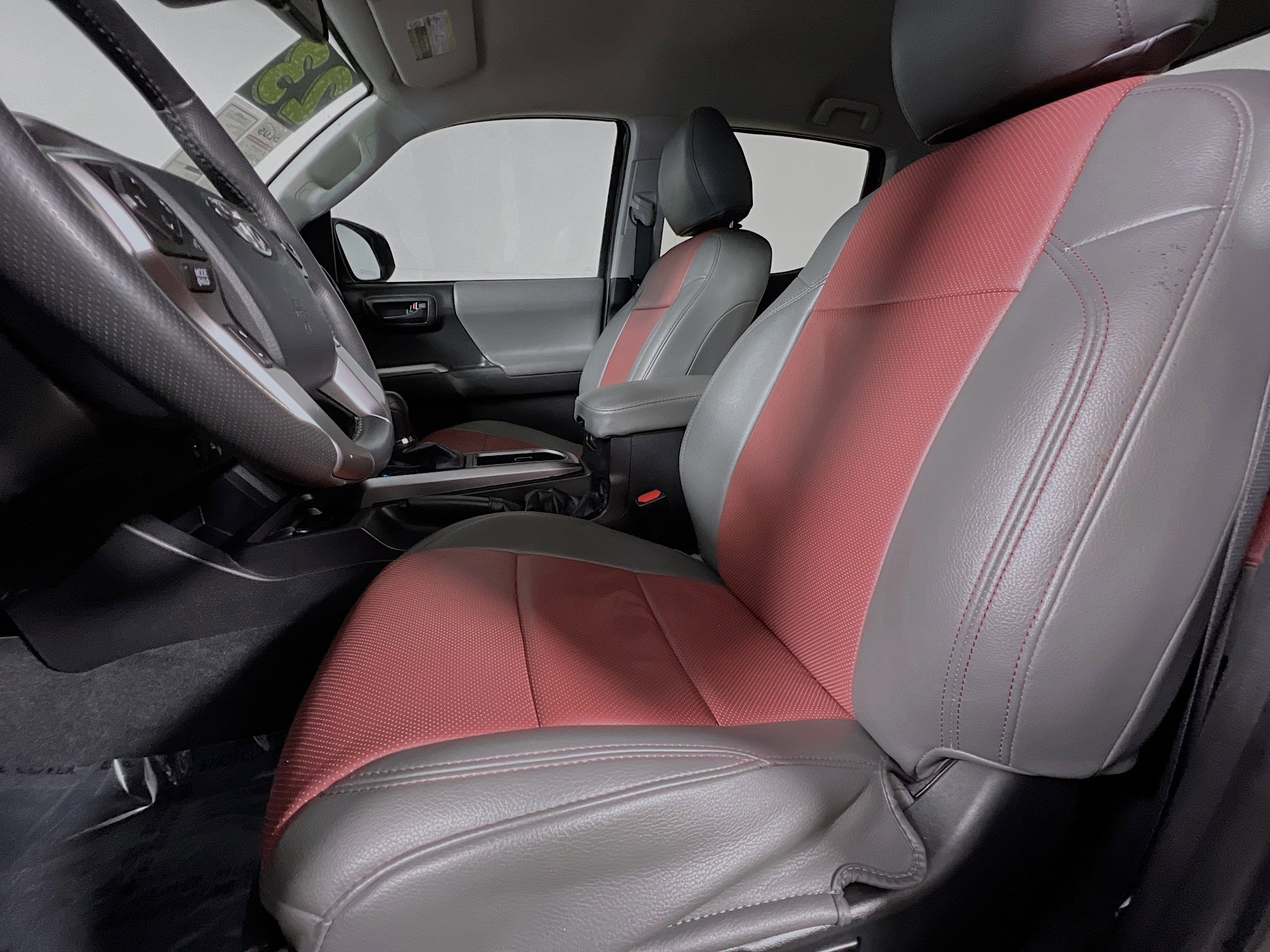 Used 2023 Toyota Tacoma SR5 w/ Technology Package image 15