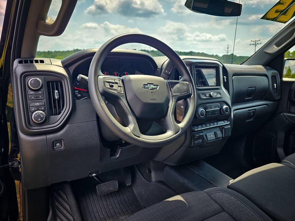 Used 2025 Chevrolet Silverado 1500 Custom Trail Boss AWD/4WD image 15