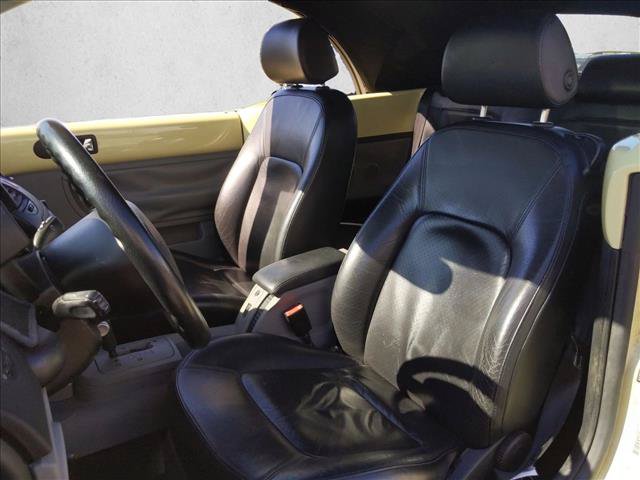 Used 2004 Volkswagen Beetle GLS FWD image 13