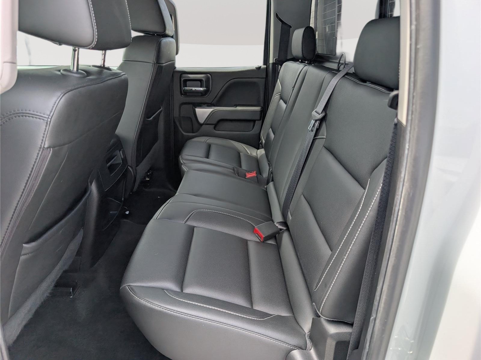 Used 2018 Chevrolet Silverado 1500 LTZ Z71 w/ LTZ Plus Package AWD/4WD image 16