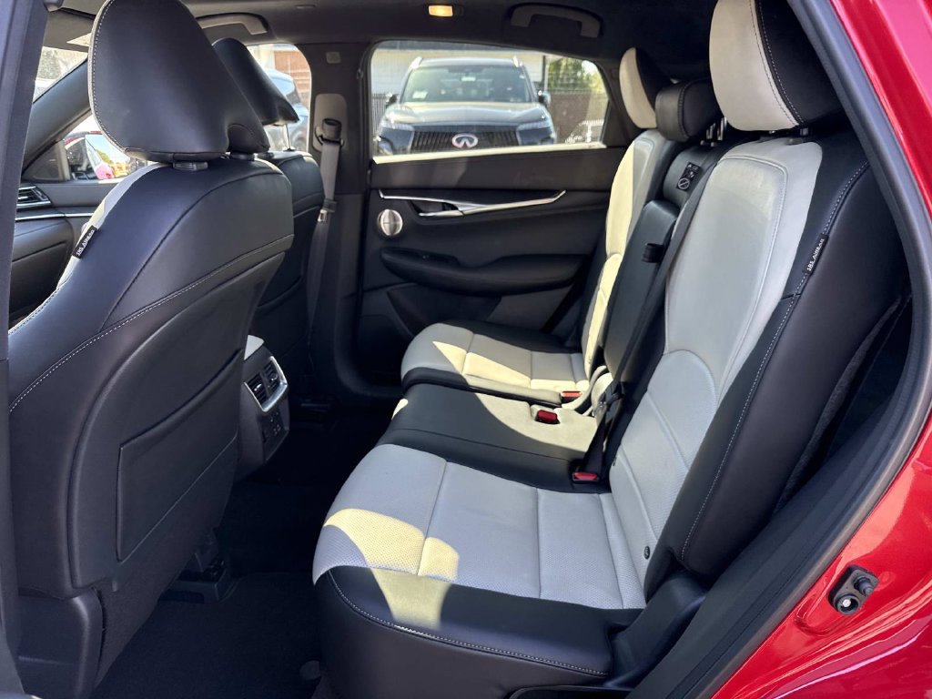 Used 2025 INFINITI QX55 Sensory w/ Lighting Package AWD/4WD image 18