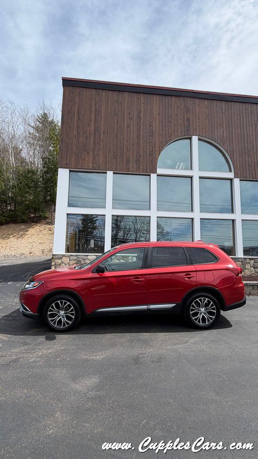 Used 2017 Mitsubishi Outlander ES AWD/4WD image 36