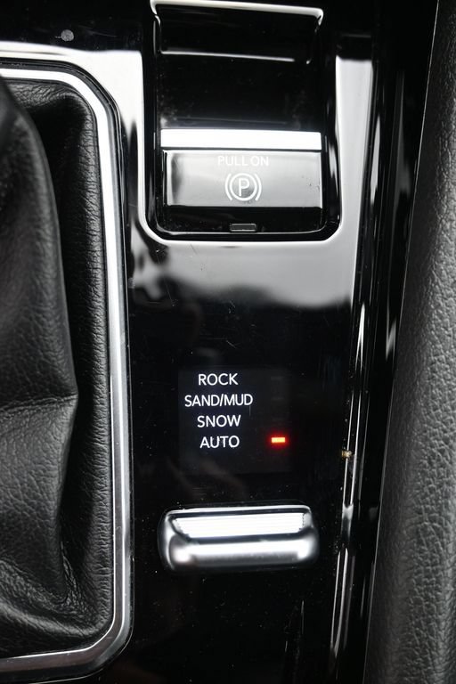 Used 2025 Jeep Compass Trailhawk AWD/4WD image 14
