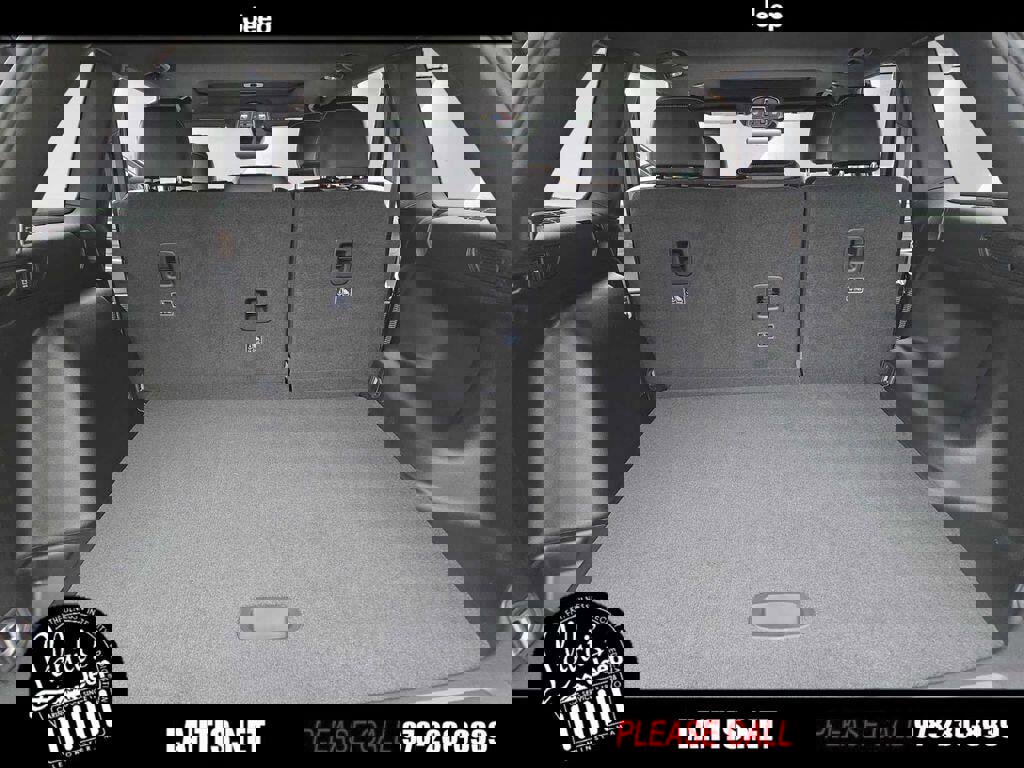 New 2026 Jeep Grand Cherokee Altitude image 13