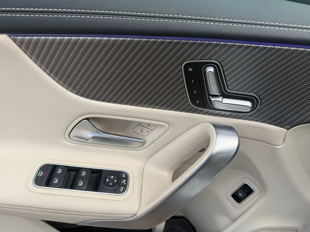 Used 2025 Mercedes-Benz CLA 250 w/ Exclusive Package image 17
