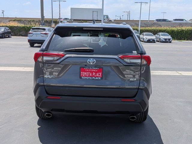 Used 2025 Toyota RAV4 XLE FWD image 9