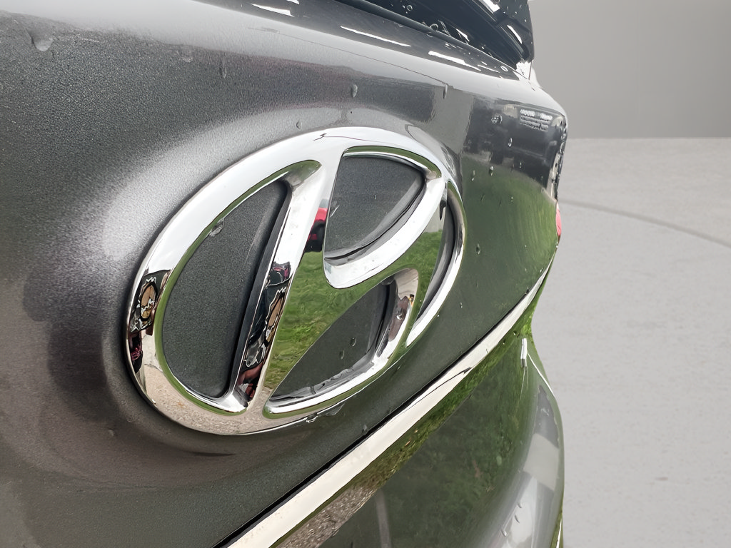 Used 2020 Hyundai Santa Fe Limited AWD/4WD image 35