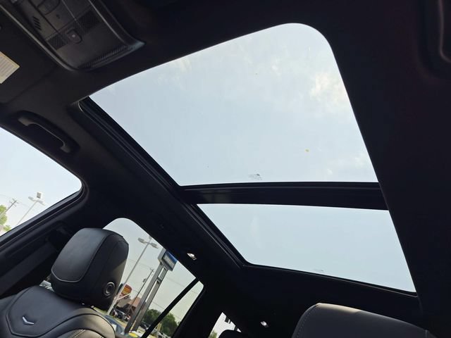 Used 2024 Cadillac XT6 Premium Luxury w/ LPO, Floor Liner Package AWD/4WD image 6