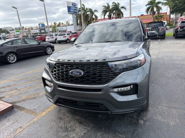Used 2023 Ford Explorer ST-Line w/ Class IV Trailer Tow Package RWD image 2