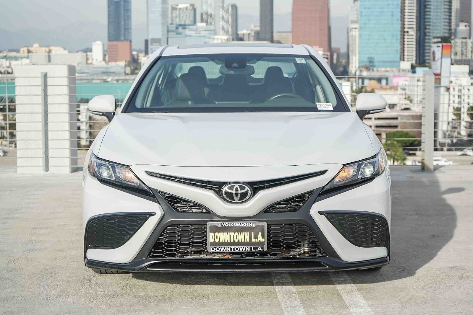 Used 2024 Toyota Camry SE image 2