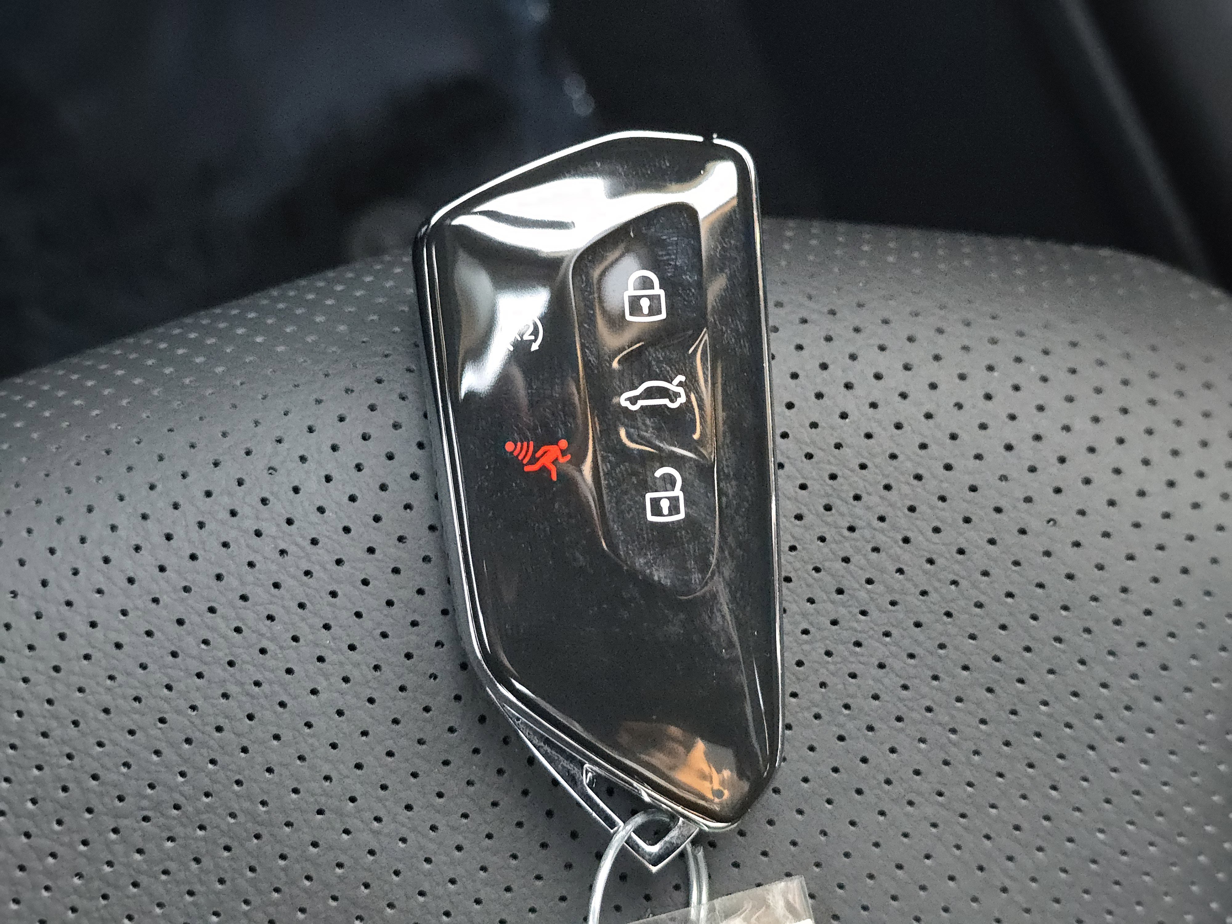 New 2026 Volkswagen Atlas Cross Sport SEL Premium R-Line image 29