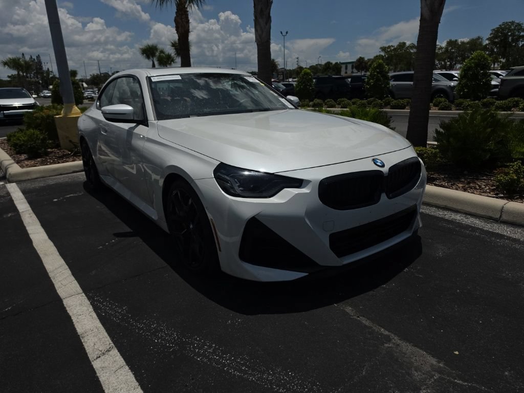 Used 2025 BMW 230i Coupe w/ M Sport Package RWD image 1