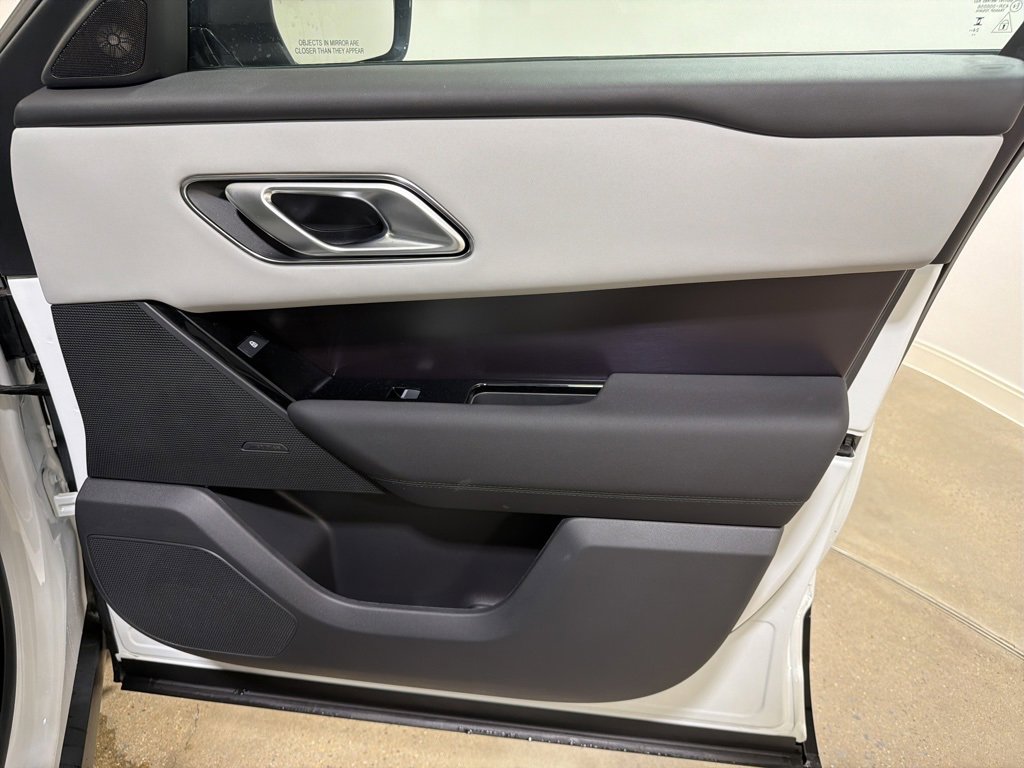 New 2026 Land Rover Range Rover Velar Dynamic SE image 23