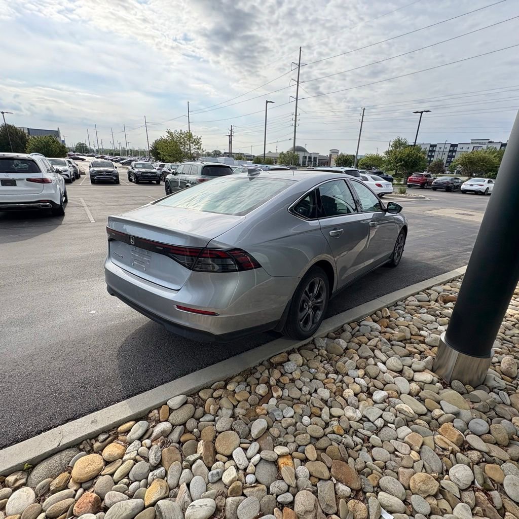 Used 2023 Honda Accord EX image 6