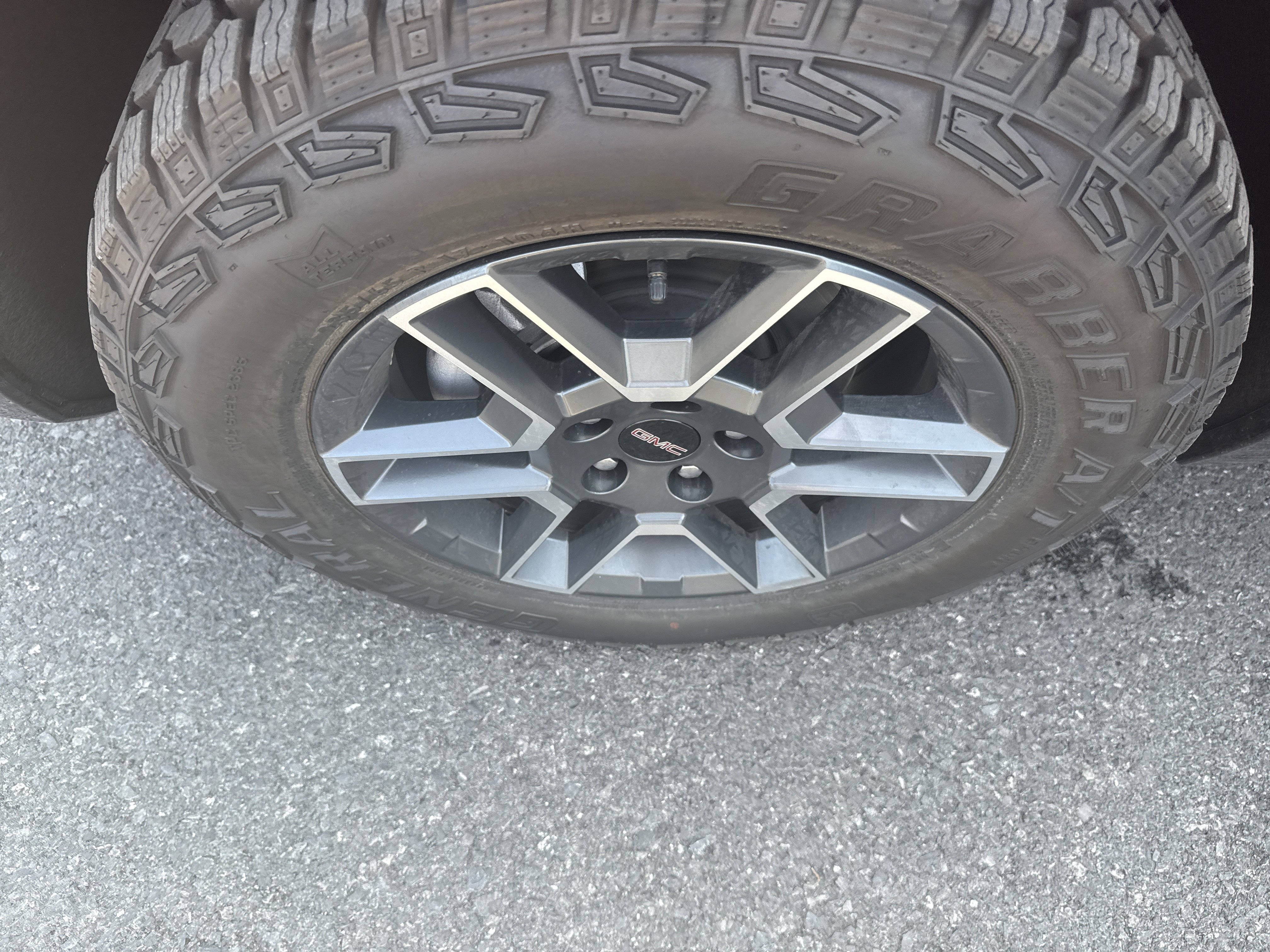 New 2027 GMC Terrain AT4 w/ Convenience Package III AWD/4WD image 10