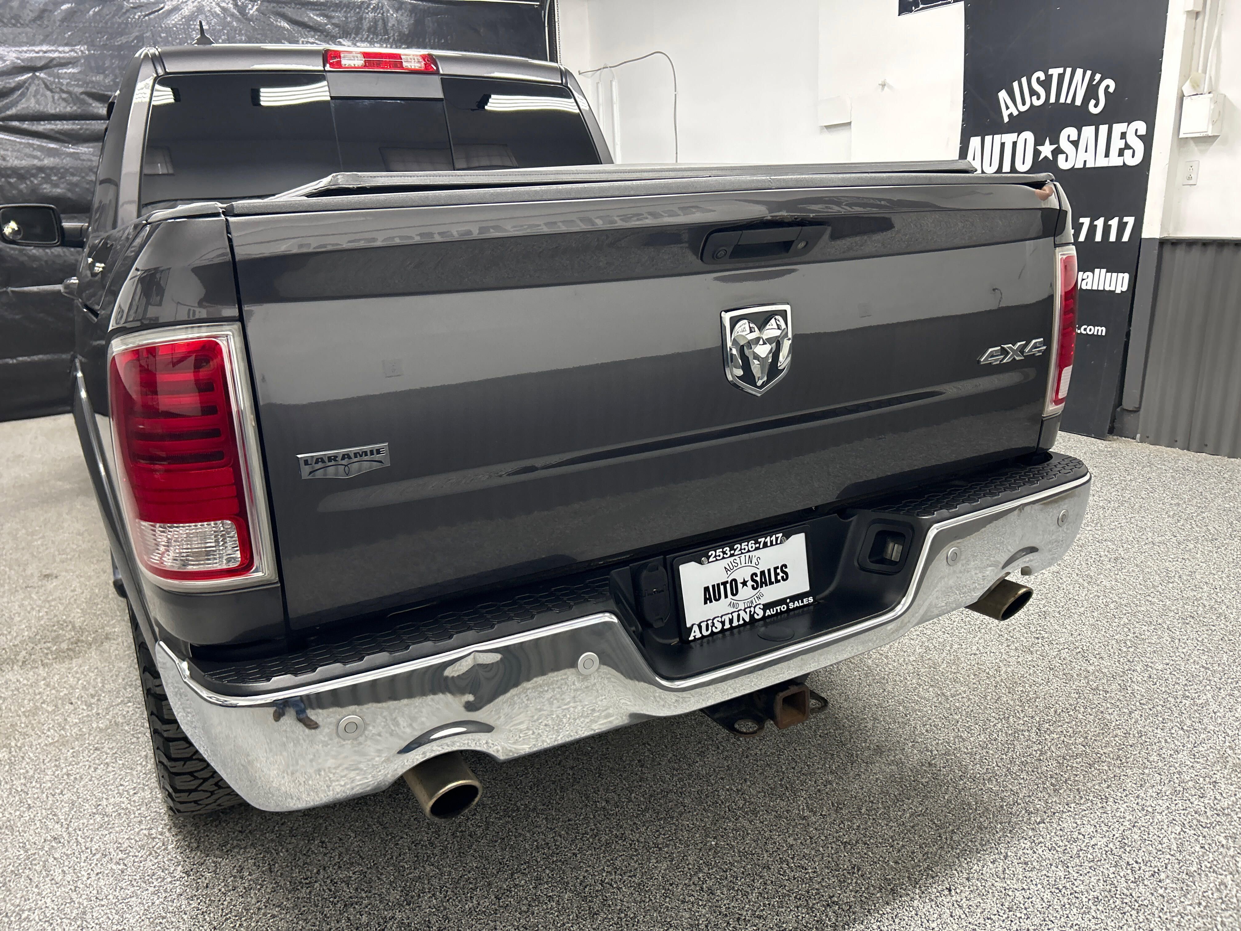 Used 2015 RAM 1500 Laramie w/ Convenience Group AWD/4WD image 5