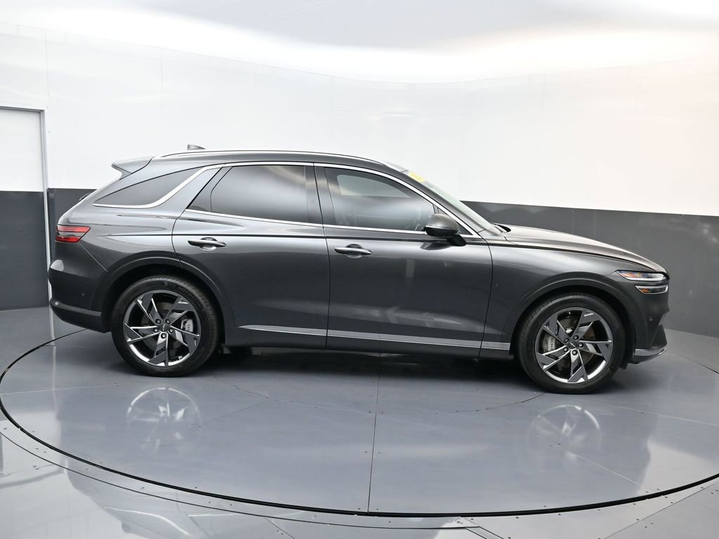 Used 2023 Genesis Electrified GV70 Advanced image 2