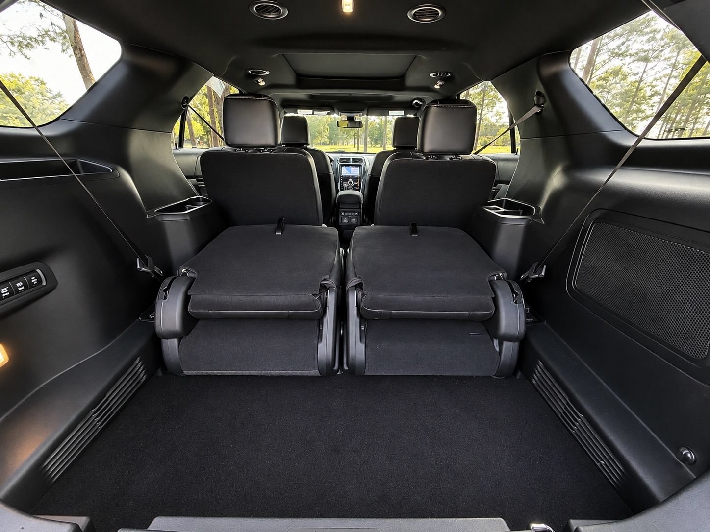 Used 2019 Ford Explorer Platinum AWD/4WD image 17