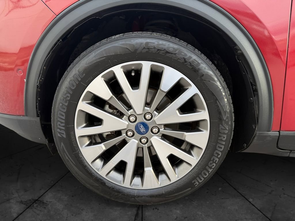 Used 2021 Ford Escape Titanium image 14