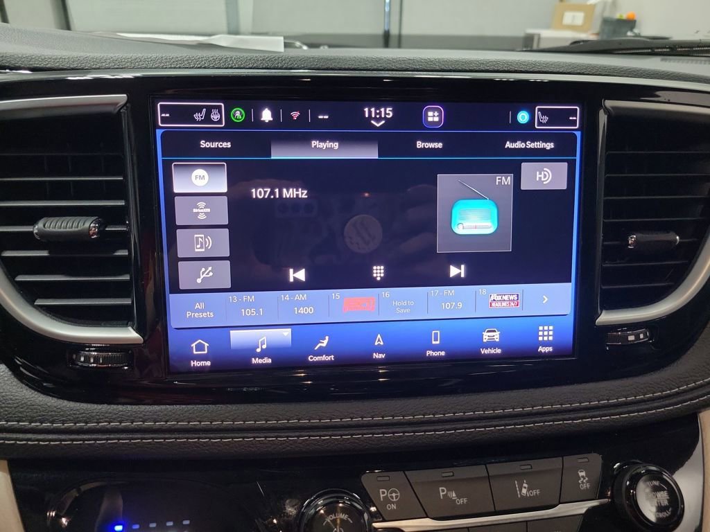 Used 2023 Chrysler Pacifica Limited image 67