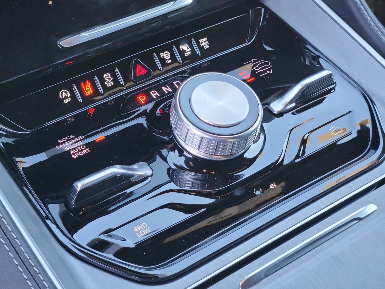 New 2025 Jeep Wagoneer Series II w/ Convenience Group I image 32